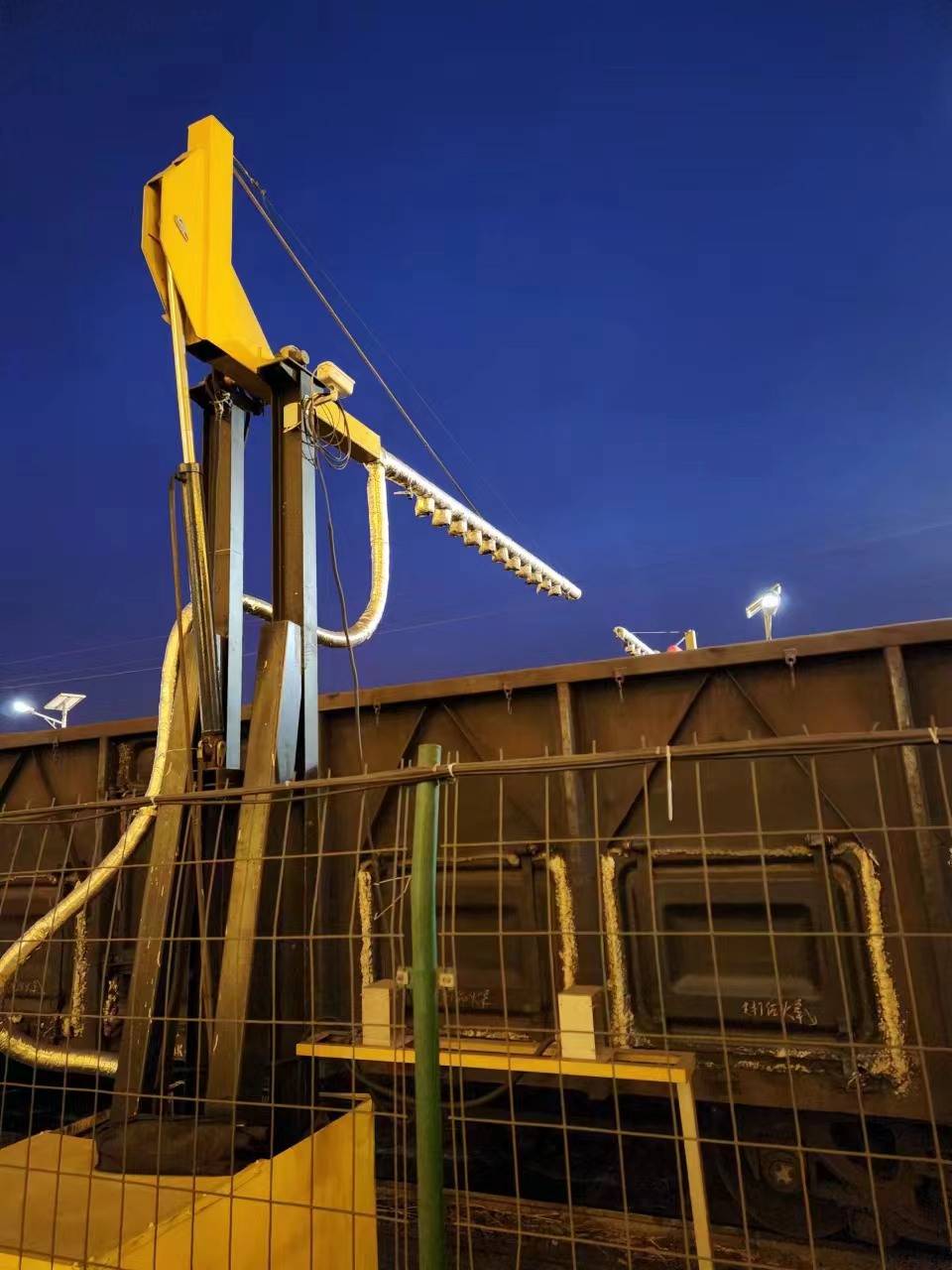 甘肅王家山煤礦抑塵噴灑設備施工現場